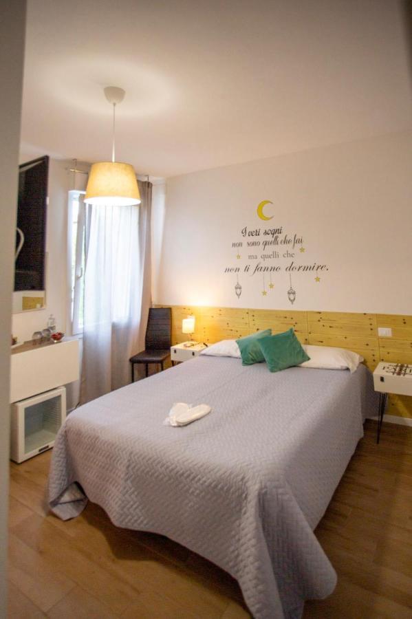 Bed And Breakfast Castello7 San Felice del Benaco Luaran gambar